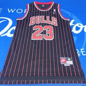 Vintage Nike Chicago Bulls Michael Jordan #23 Jersey Size M
